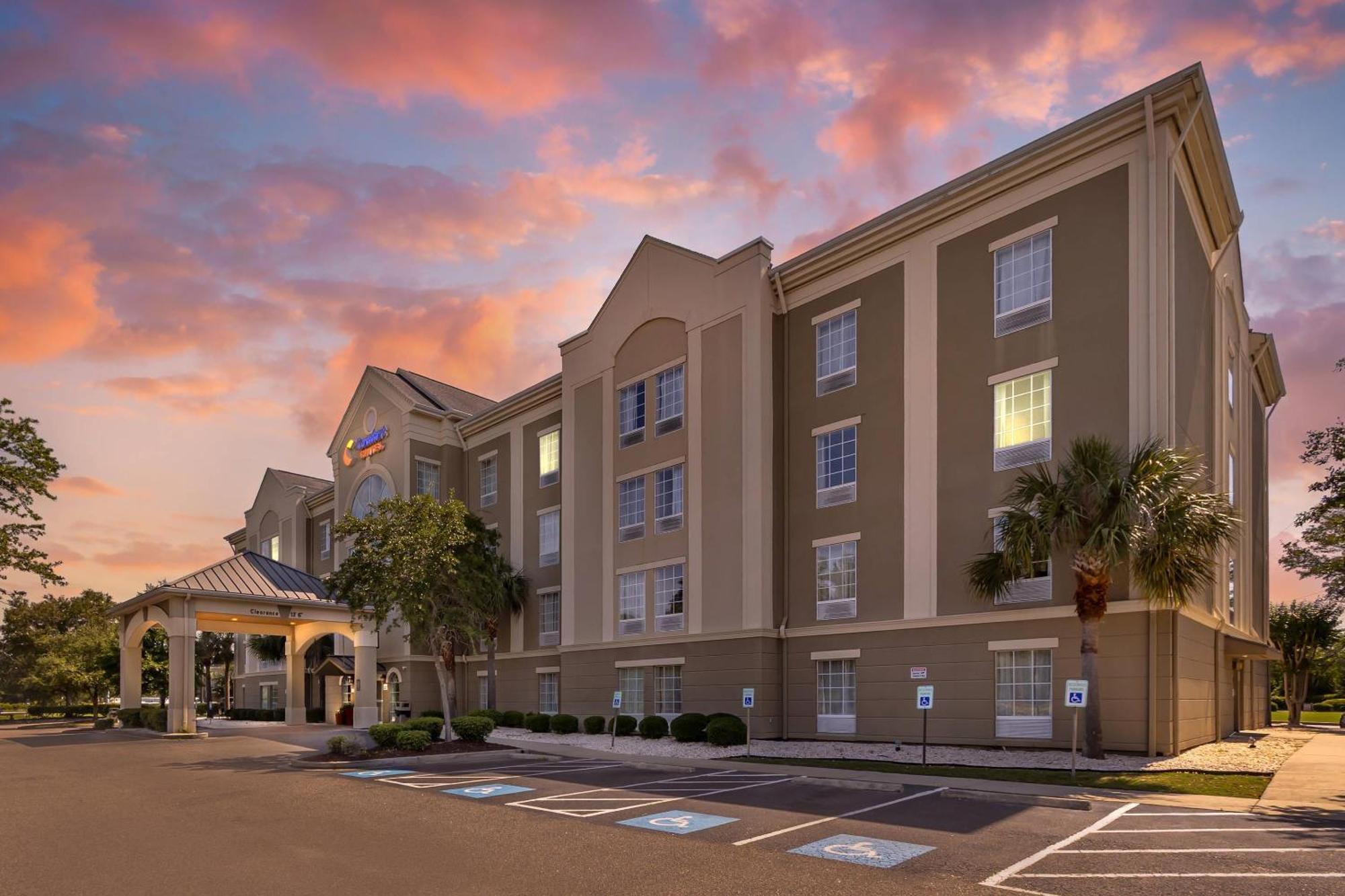 Comfort Myrtle Hotel 3*